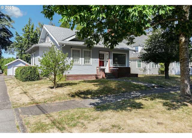 Property at 945 NE Belmont St, Salem, OR 97301, 5 beds, 3 baths