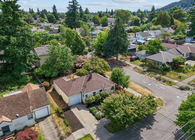 Property at 8604 SE Yamhill St, Portland, OR 97216, 2 beds, 1 bath