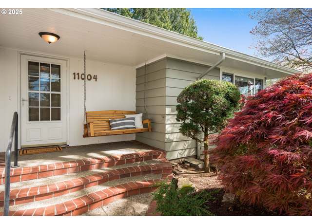 Property at 11004 SE Stanley Ave, Milwaukie, OR 97222, 4 beds, 3 baths