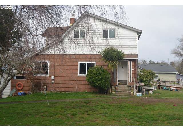 Property at 460 10th Ave, Seaside, OR 97138, 3 beds, 1 bath