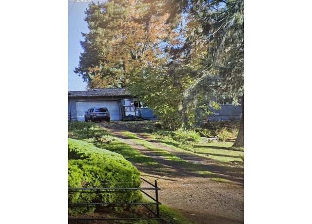 Property at 14222 SE Laurie Ave, Milwaukie, OR 97267, 4 beds, 2 baths