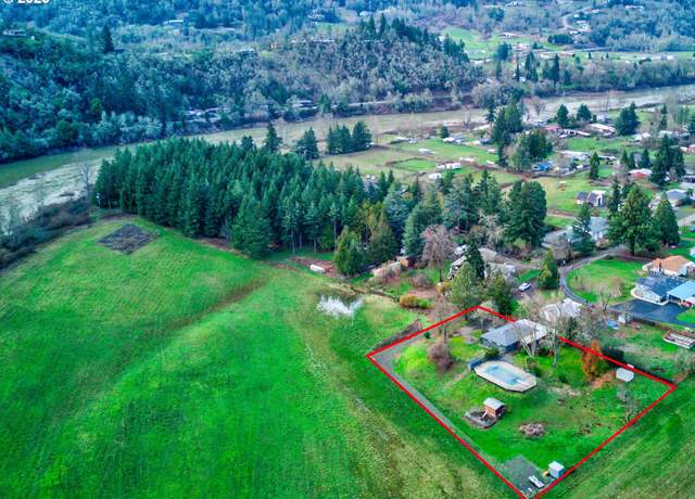 Property at 911 Harlan St, Roseburg, OR 97471, 3 beds, 2 baths