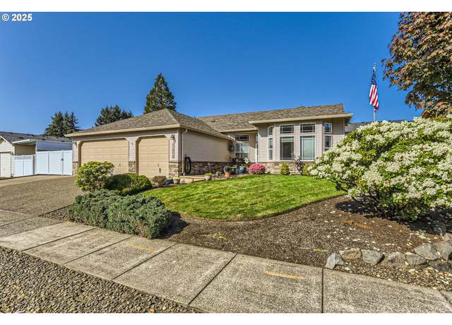 Property at 11973 Leann Marie Ln, Oregon City, OR 97045, 4 beds, 2 baths