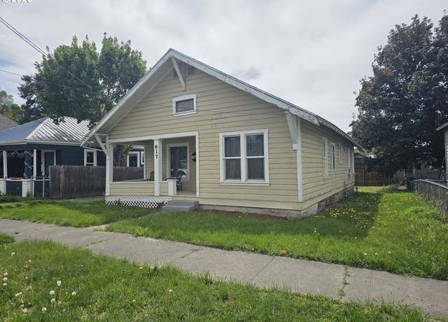 Property at 617 SW 3rd St, Pendleton, OR 97801, 3 beds, 3 baths