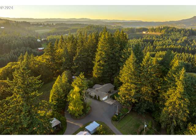 Property at 20180 NE Sunnycrest Rd, Newberg, OR 97132, 3 beds, 1.5 baths