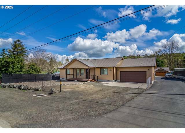 Property at 5135 Grange Rd, Roseburg, OR 97471, 3 beds, 2 baths
