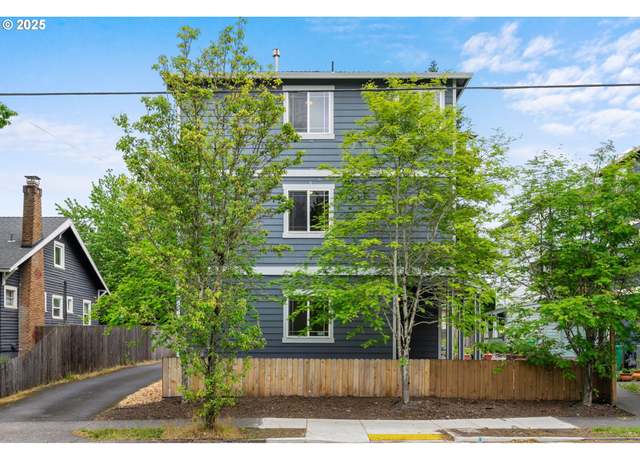 Property at 4022 SE 52nd Ave, Portland, OR 97206, 4 beds, 2.5 baths