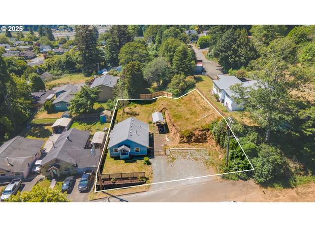 Property at 1387 Washington Ave, Coos Bay, OR 97420, 3 beds, 1 bath