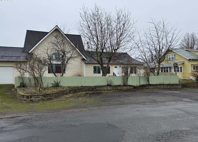 Property at 422 NW 2nd St, Goldendale, WA 98620, 7 beds, 3 baths