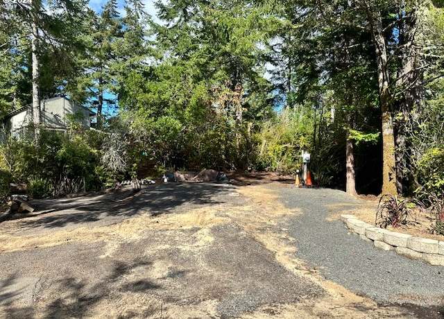 Property at 253 Outer Dr, Florence, OR 97439
