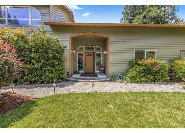 Property at 91060 Leashore Dr, Vida, OR 97488, 3 beds, 3 baths