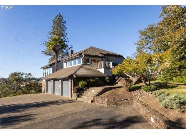 Property at 139 Birdie Ln, Roseburg, OR 97471, 3 beds, 2.5 baths