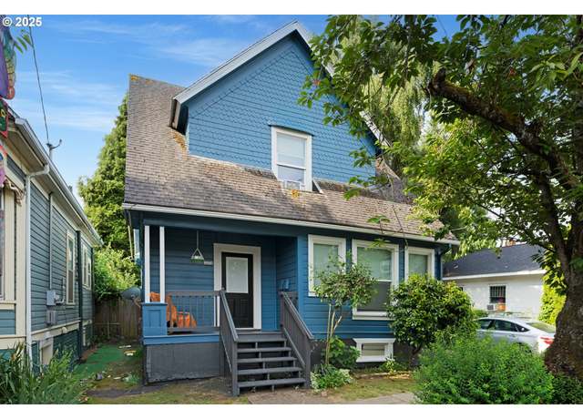 Property at 3236 SE Yamhill St, Portland, OR 97214, 3 beds, 2 baths