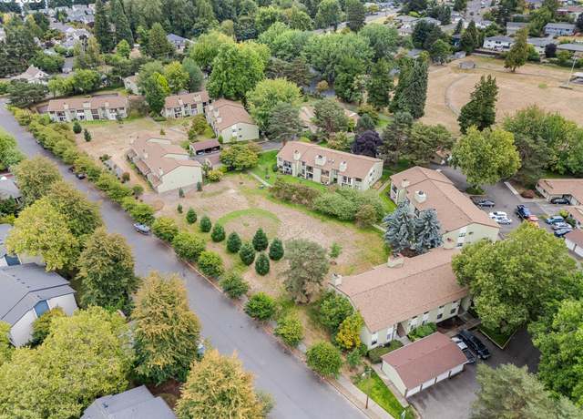 Property at 15950 NE Fremont St, Portland, OR 97230, 2 beds, 1 bath