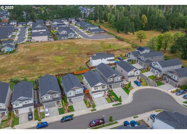 Property at 13620 NE 110th Way, Vancouver, WA 98682, 3 beds, 2.5 baths