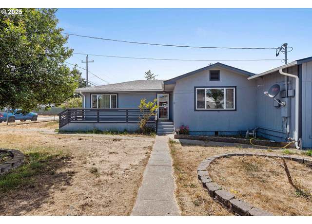 Property at 1366 Lakeshore Dr, Coos Bay, OR 97420, 3 beds, 2 baths