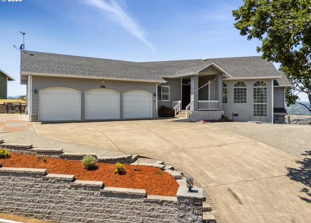 Property at 367 Ridgecrest Dr, Roseburg, OR 97471, 3 beds, 3 baths