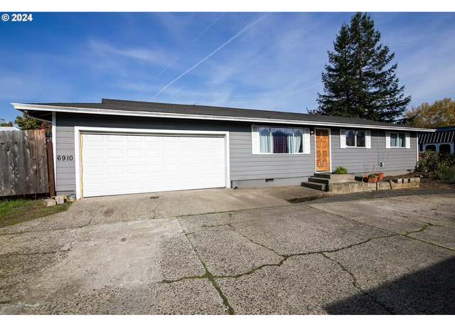 Property at 6910 SE 92nd Ave, Portland, OR 97266, 3 beds, 1 bath