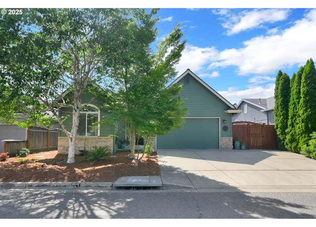 Property at 1452 Escalante St, Eugene, OR 97404, 3 beds, 2 baths