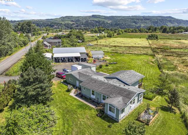 Property at 47 School House Rd, Cathlamet, WA 98612, 3 beds, 2.5 baths