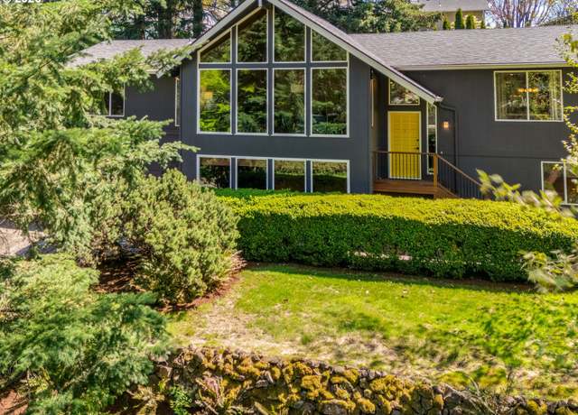 Property at 2490 SW Scenic Dr, Portland, OR 97225, 5 beds, 3 baths