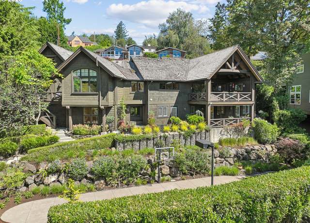 Property at 3930 SW Greenleaf Dr, Portland, OR 97221, 4 beds, 4 baths