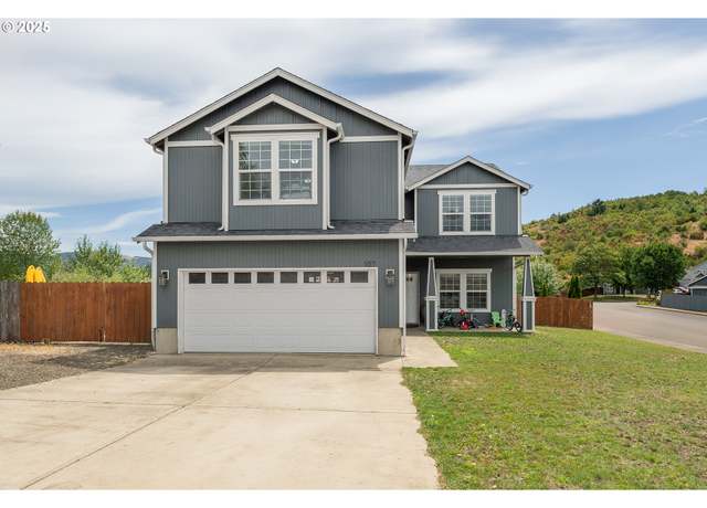 Property at 107 Alyssa Ct, Roseburg, OR 97471, 3 beds, 2.5 baths