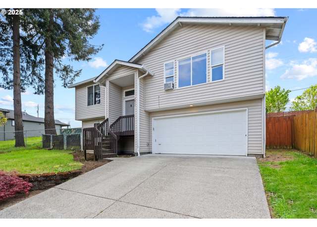 Property at 7611 NE 64th Cir, Vancouver, WA 98662, 3 beds, 2.5 baths