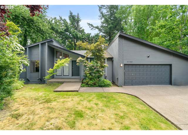 Property at 4740 SW Lowell Ct, Portland, OR 97221, 5 beds, 3 baths