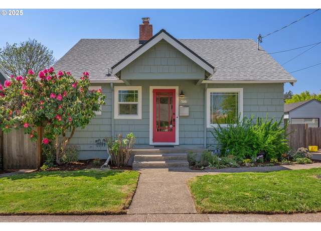 Property at 4535 SE 36th Ave, Portland, OR 97202, 2 beds, 1 bath