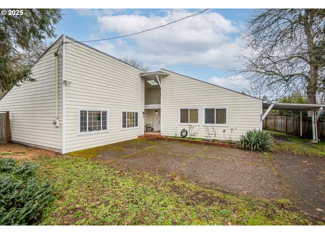 Property at 1440 Long Island Dr, Eugene, OR 97401, 4 beds, 3 baths