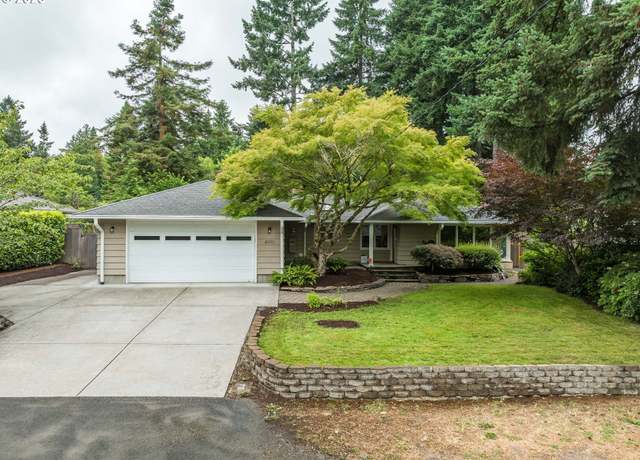 Property at 4030 Calaroga Cir, West Linn, OR 97068, 3 beds, 2.5 baths
