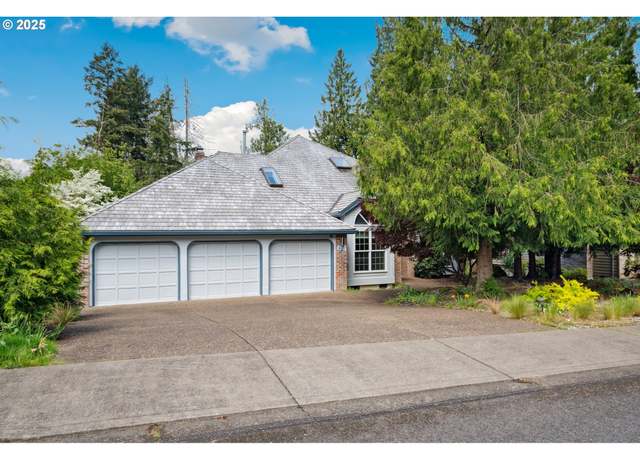 Property at 6121 SW Orchid Dr, Portland, OR 97219, 4 beds, 3 baths