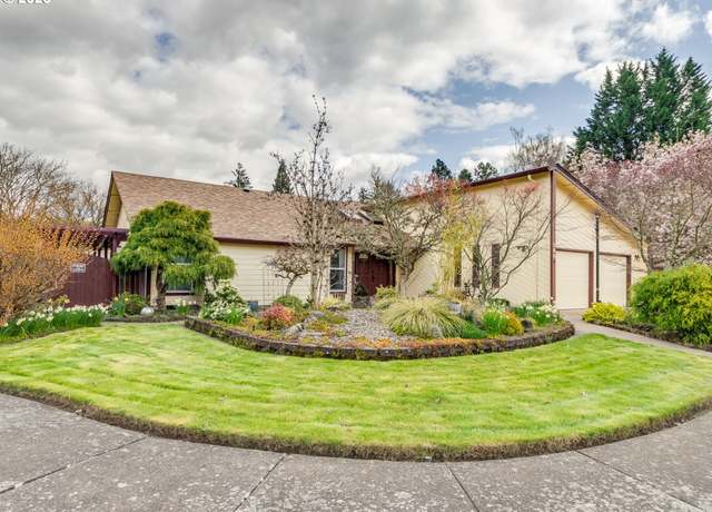 Property at 380 SW Russ Ct, Mcminnville, OR 97128, 3 beds, 2 baths