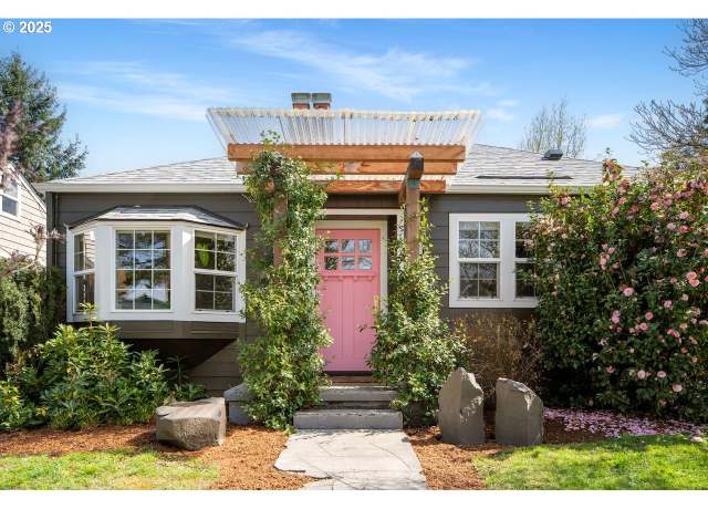 Property at 2736 SE 64th Ave, Portland, OR 97206, 2 beds, 2 baths