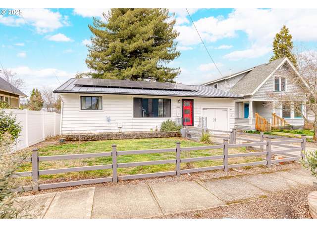 Property at 711 E North St, Newberg, OR 97132, 3 beds, 1 bath