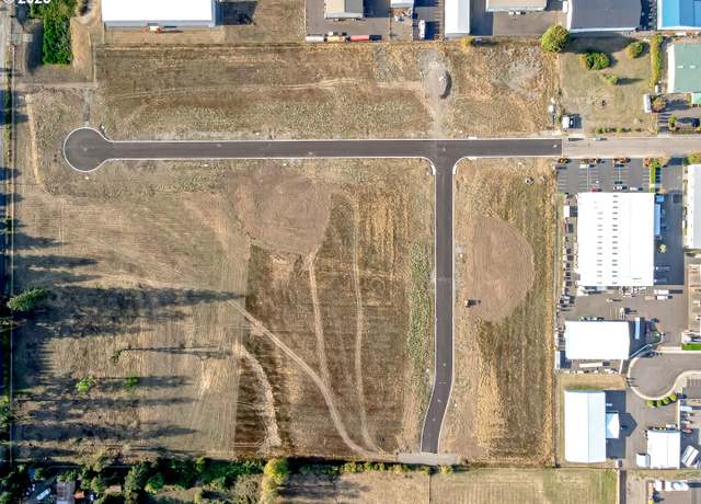 Property at 1226 NW Park St, Estacada, OR 97023