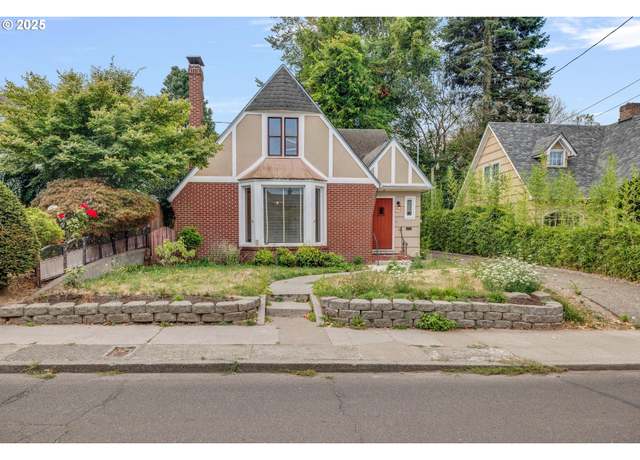 Property at 4434 E Burnside St, Portland, OR 97215, 5 beds, 2 baths