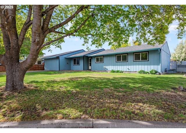 Property at 2509 E J Ct, La Grande, OR 97850, 4 beds, 2 baths