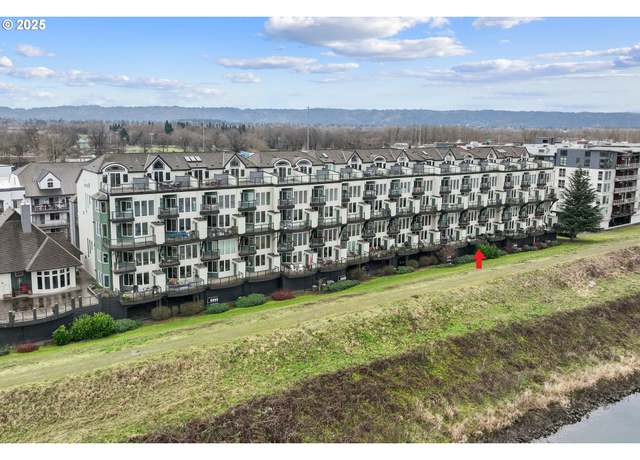 Property at 905 N Harbour Dr #9, Portland, OR 97217, 3 beds, 3 baths