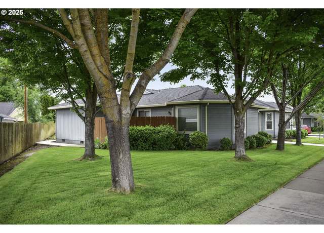 Property at 3015 Merriman Rd #2, Medford, OR 97501, 3 beds, 2 baths