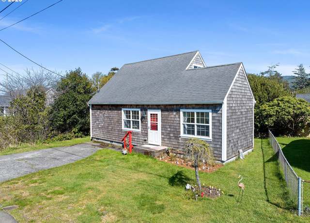 Property at 925 Irvine Pl, Seaside, OR 97138, 3 beds, 1 bath