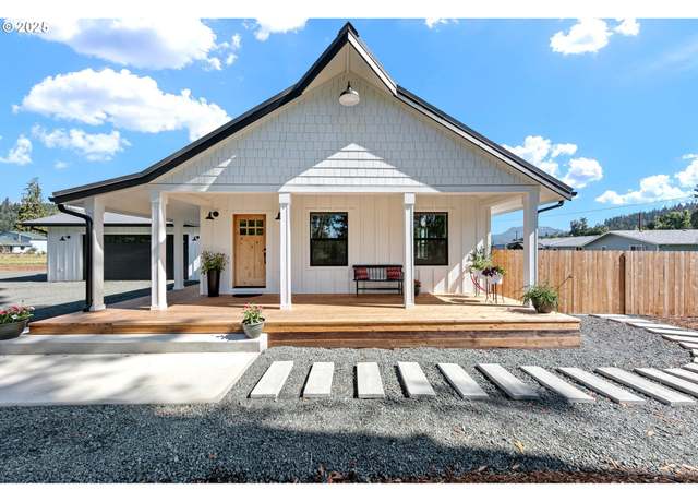 Property at 31395 Kenady Ln, Cottage Grove, OR 97424, 3 beds, 2 baths