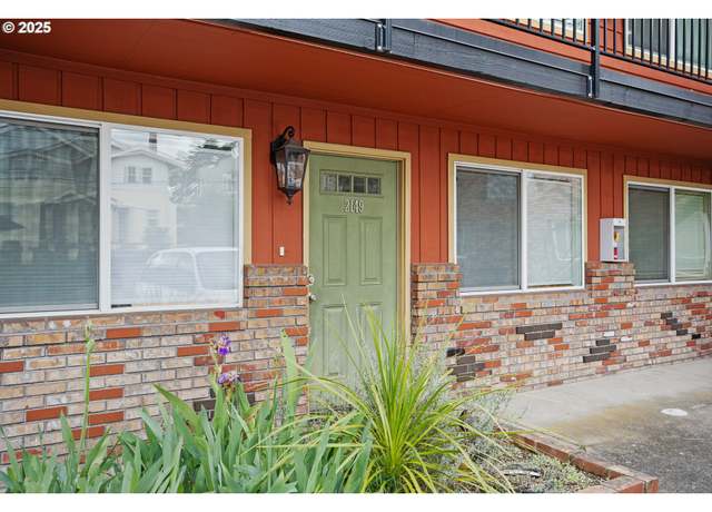 Property at 2149 NE Weidler St, Portland, OR 97232, 2 beds, 1 bath
