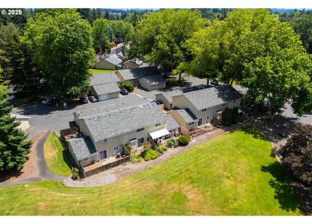 Property at 2335 SE Dove St, Hillsboro, OR 97123, 2 beds, 1.5 baths