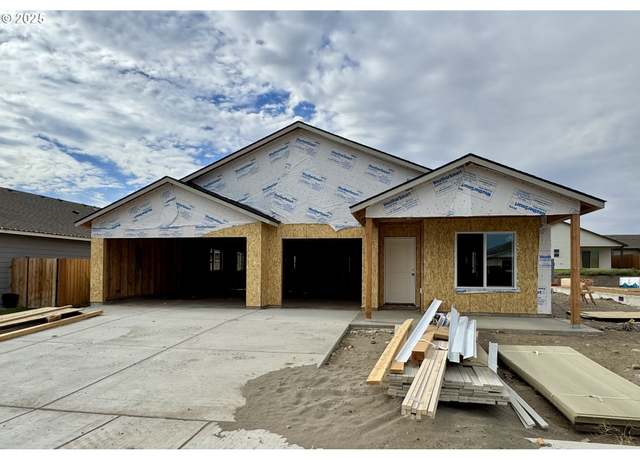 Property at 484 Arthur St, Umatilla, OR 97882, 4 beds, 2 baths