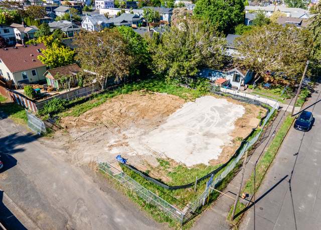 Property at 5528 SE Rhone St, Portland, OR 97206