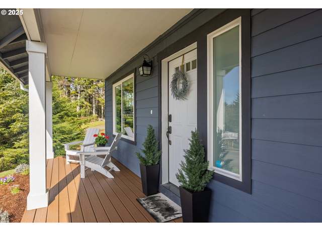 Property at 1852 SE Oar Dr, Lincoln City, OR 97367, 5 beds, 2.5 baths