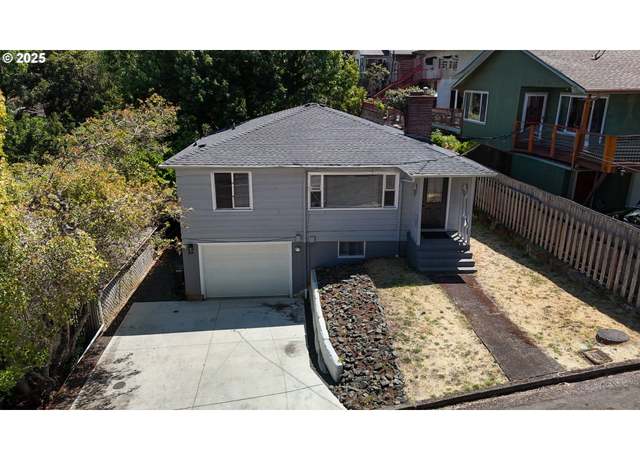Property at 961 SE Glenn St, Roseburg, OR 97470, 5 beds, 2 baths