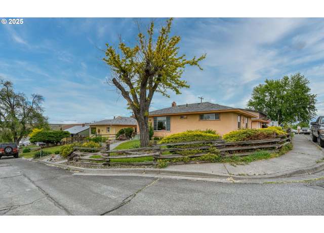 Property at 728 SE 6th St, Pendleton, OR 97801, 3 beds, 1 bath